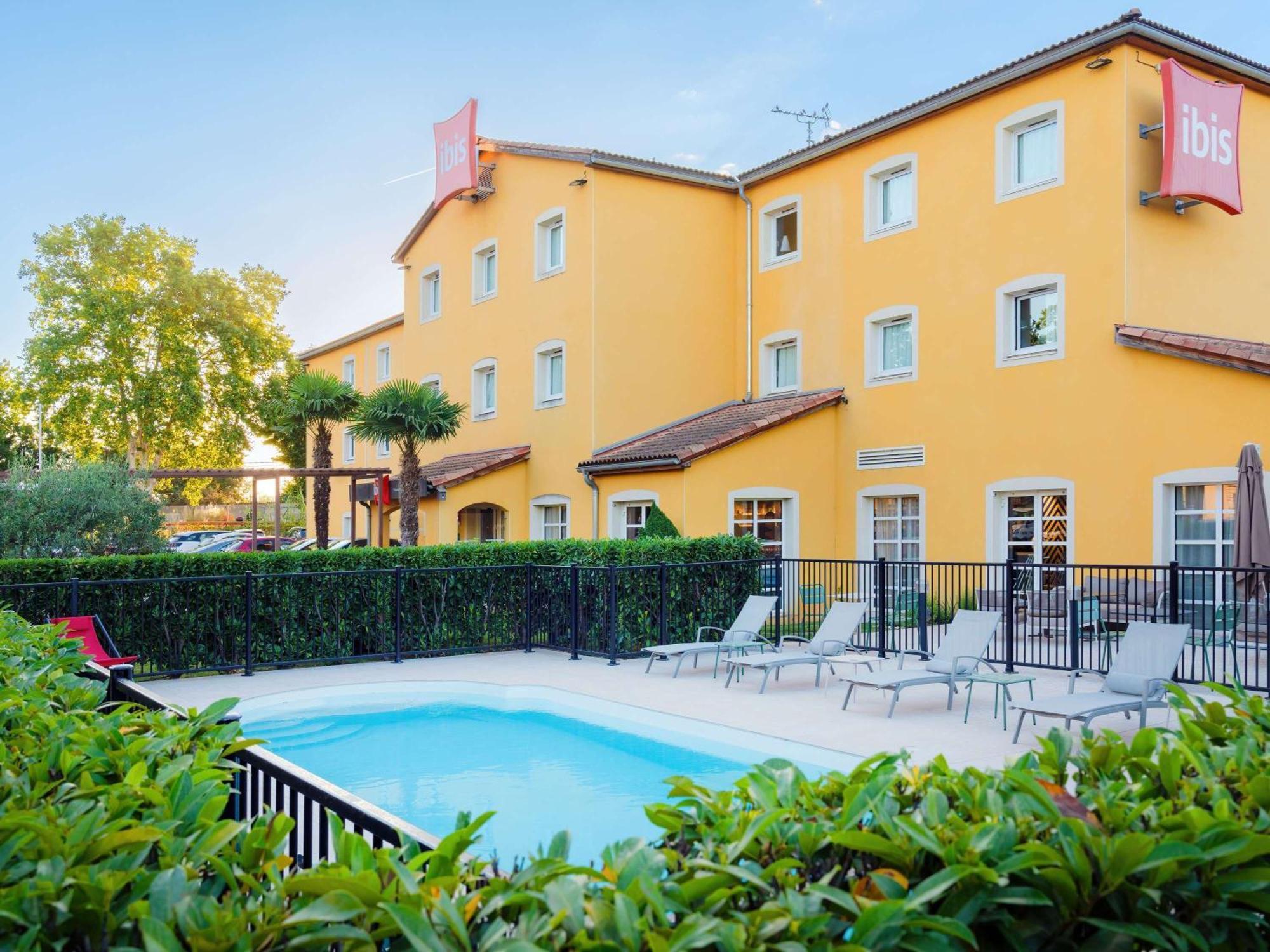 Ibis Manosque Cadarache Hotel Exterior foto